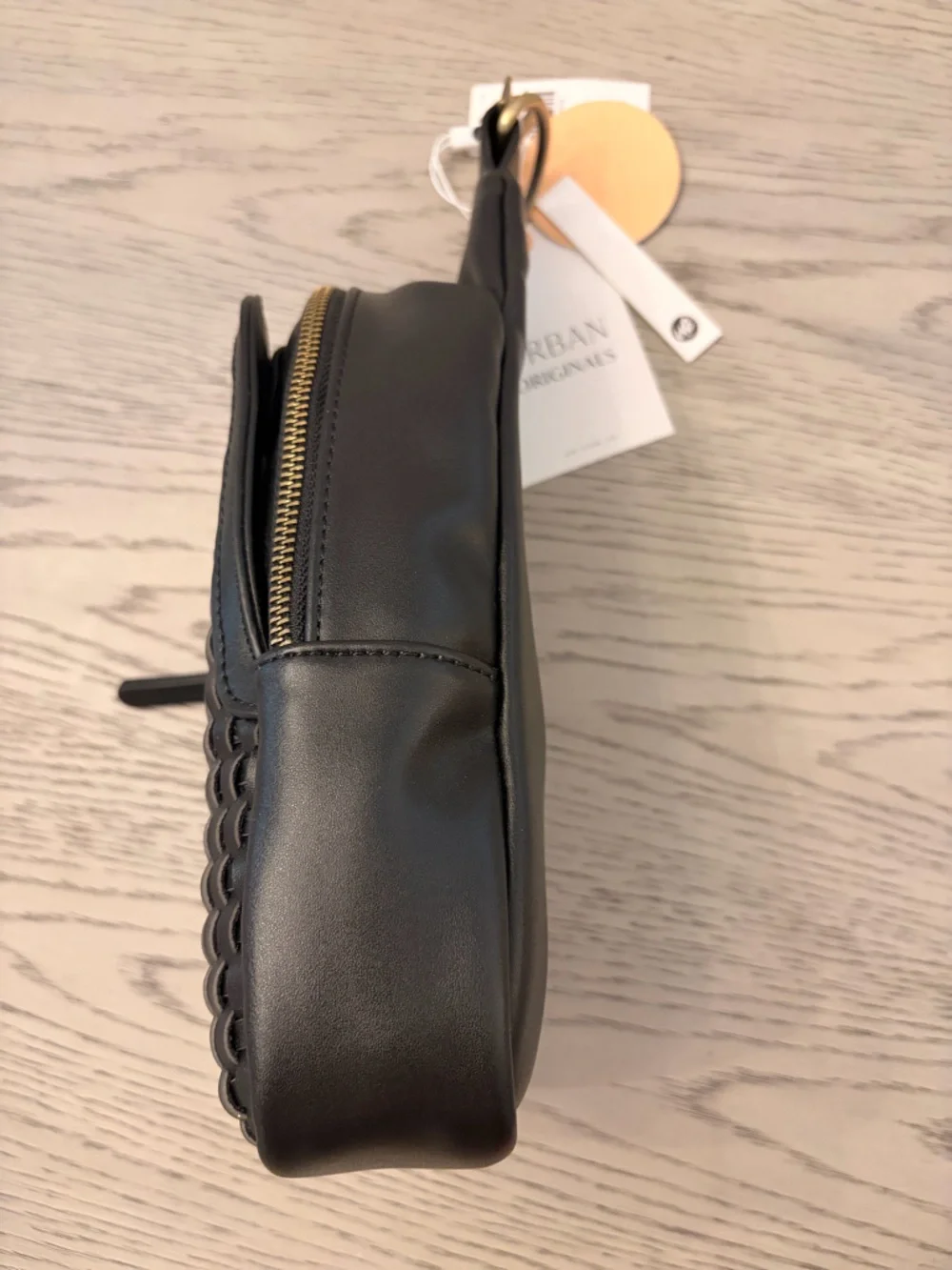 NWT Urban Originals Liberty Woven Vegan Leather Crossbody In Black - Picture 8 of 9